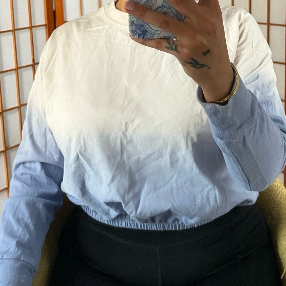 Ombré Long Sleeve Crop